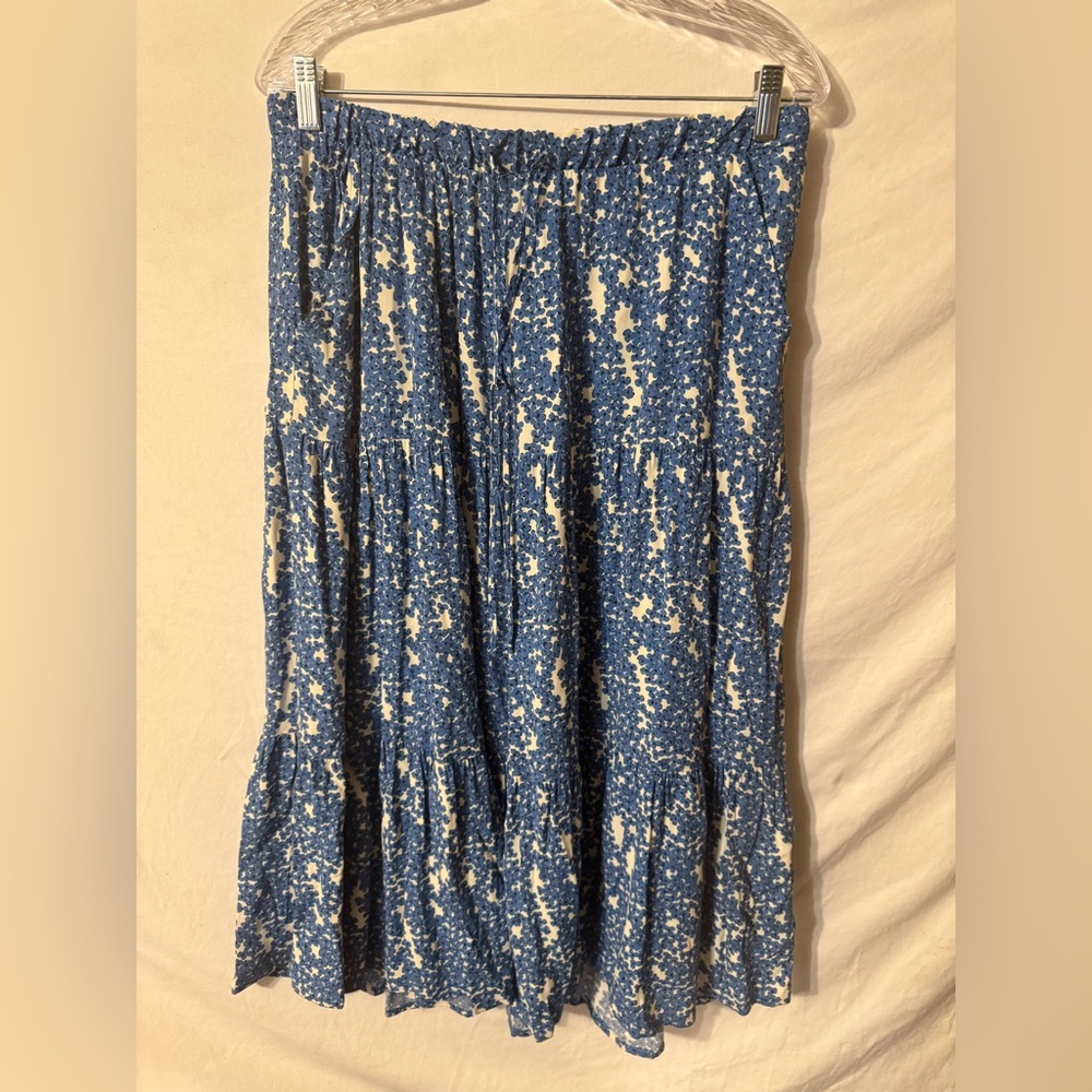 Blue and White Patterned Skirt
